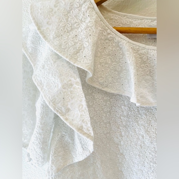 Something Navy White Eyelet Ruffled Top Size Small - Picture 4 of 4